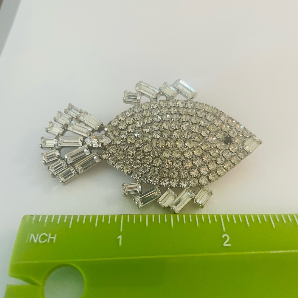 Elegant Silver Tone  Pave Rhinestone Fish Brooch - Picture 4 of 5